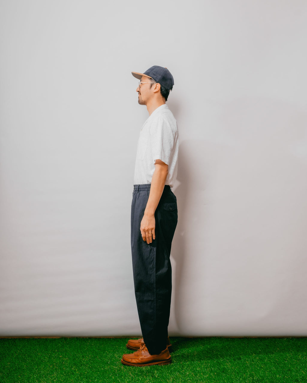Pleated Track Pant in Seersucker ll - Navy