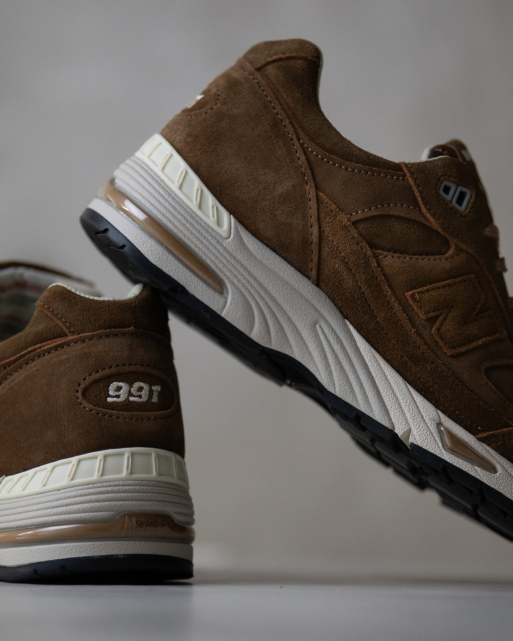Made in UK 991V1 Luxe Suede Cocoa with Castle Wall