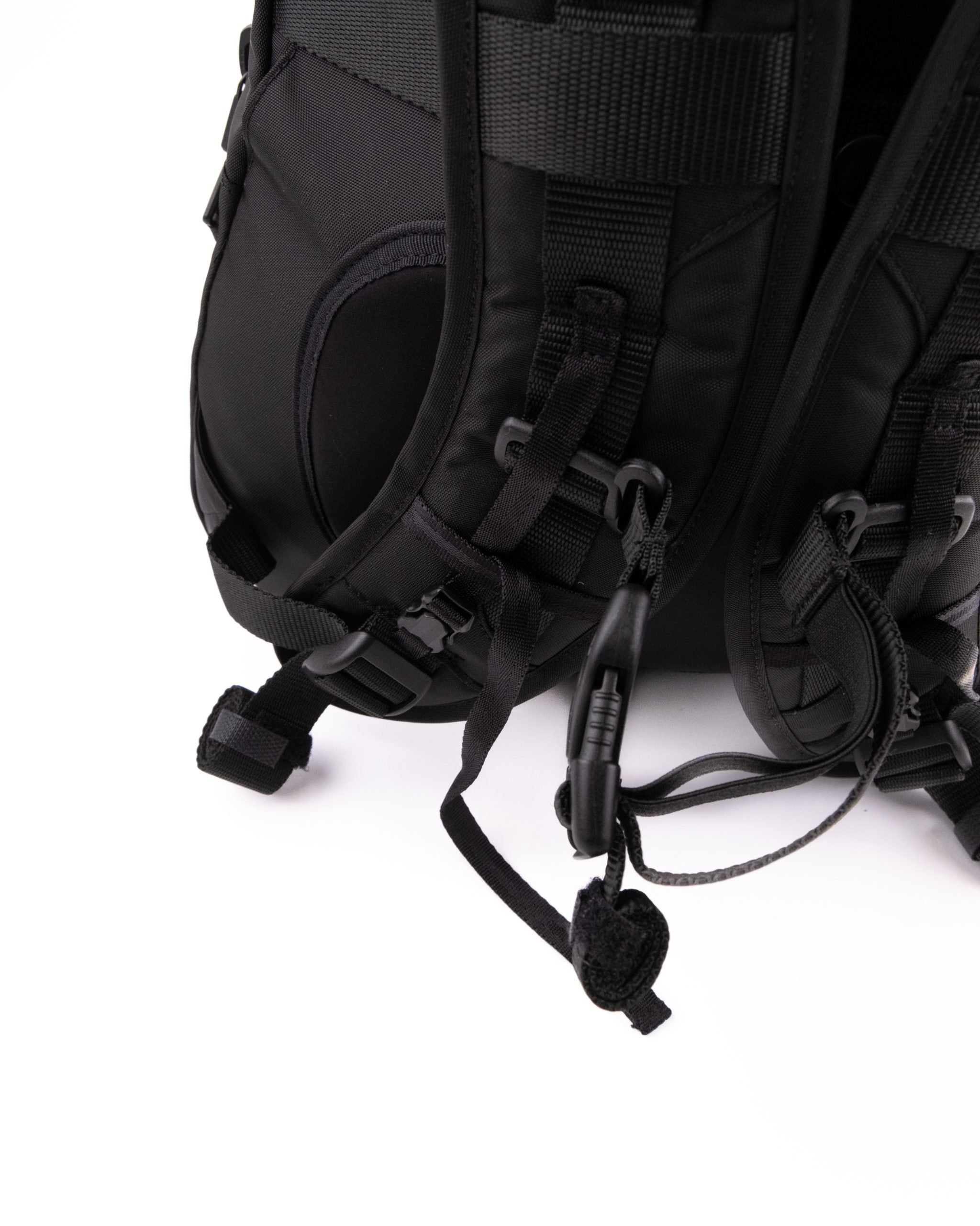 420 re/cor Travel Backpack - Black