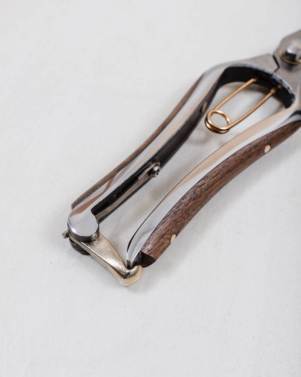 Kurumi Secateurs - Carbon/Walnut