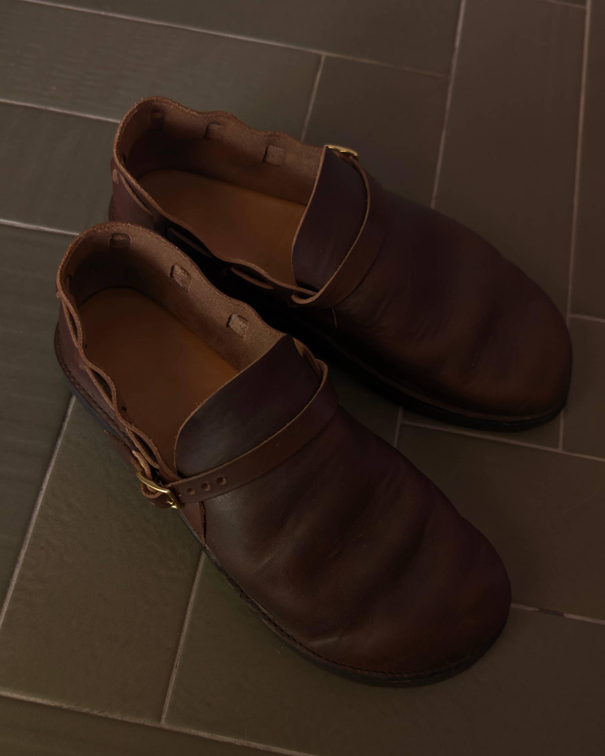 Men's Middle English Brown