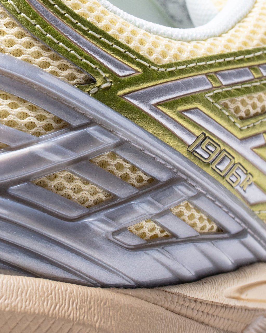 U1906RND - Parchment Morel