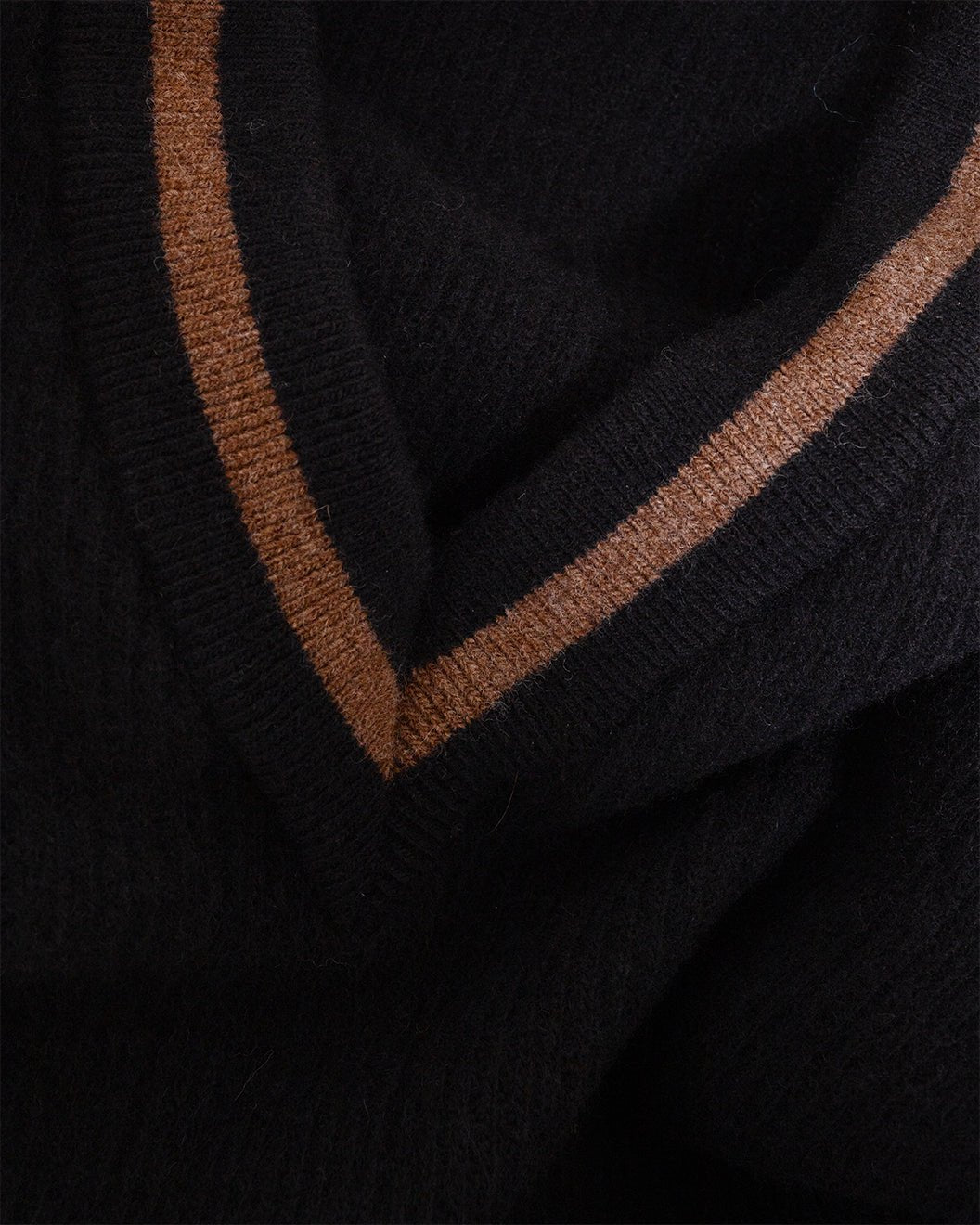 Hawes V Neck Jumper Colvin Black - OLIVER SPENCER
