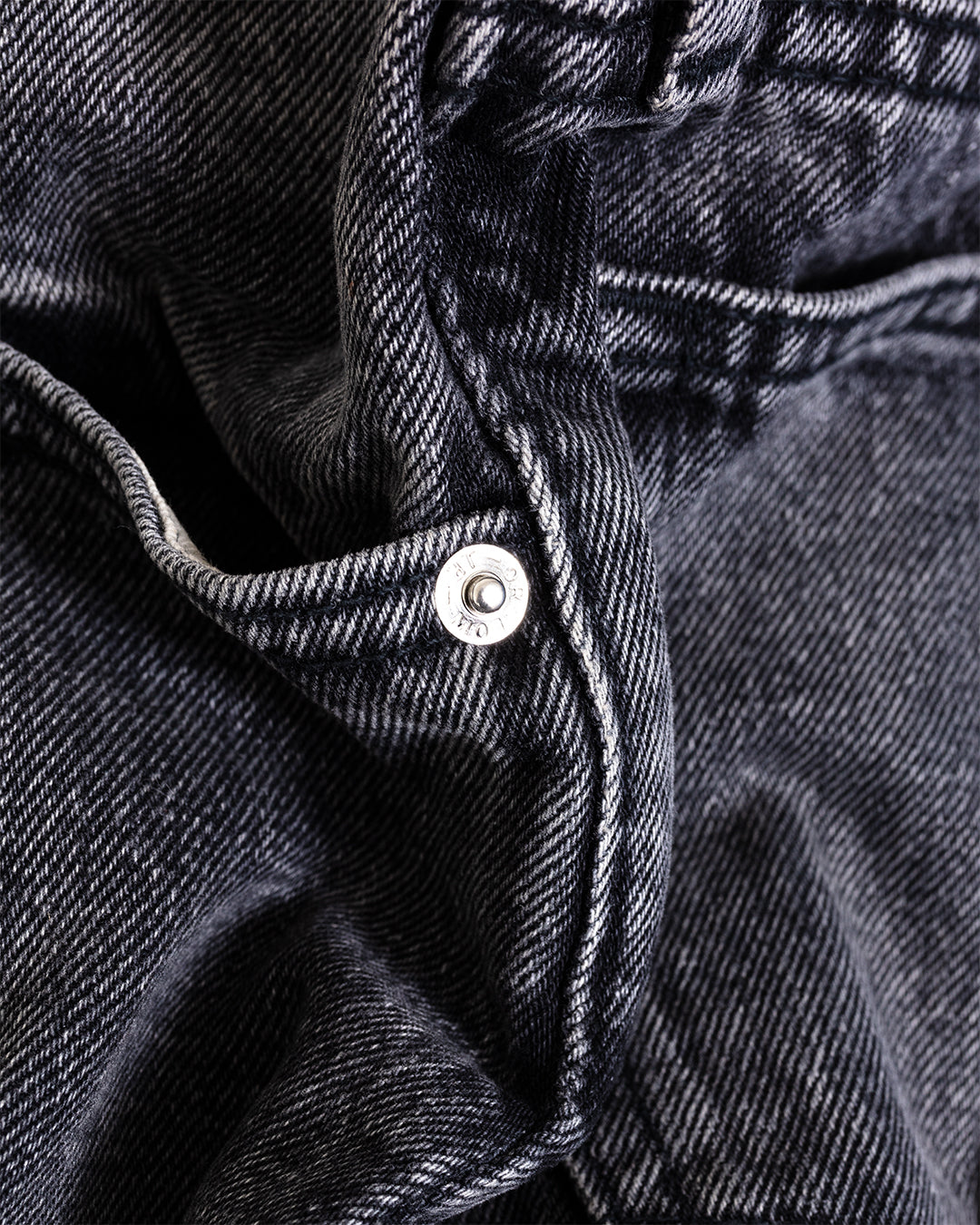 105 90s Black Denim Stone Black