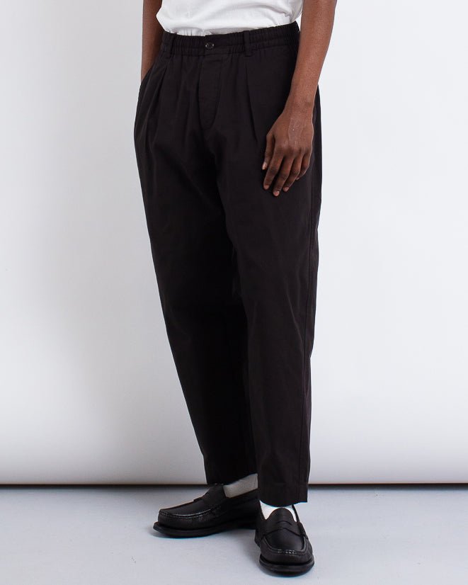 Pleated Track Pant Summer Canvas Licorice - UNIVERSAL WORKS