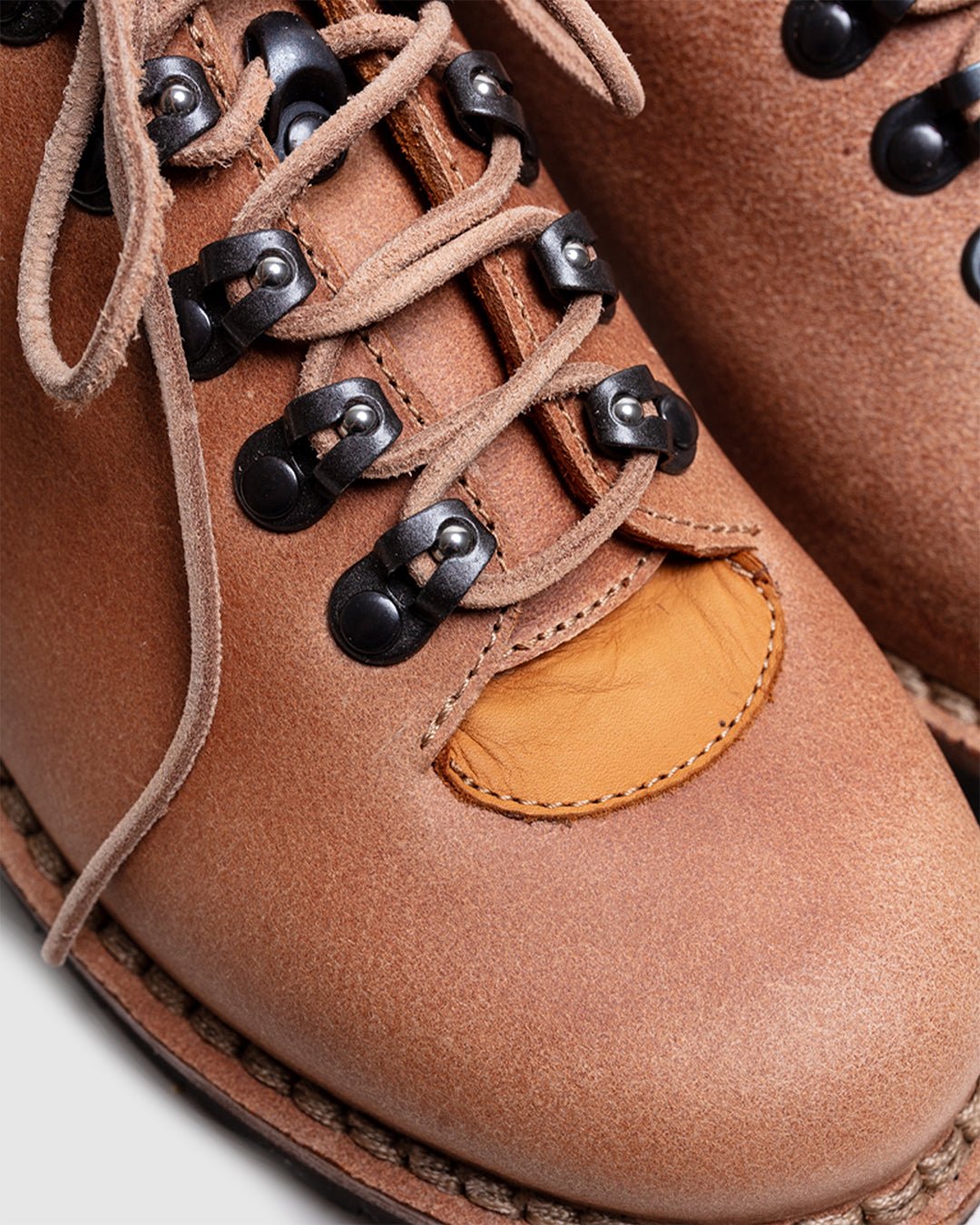 Mt. Fiore w/ Cortina Sole Vacchetta Natural Reverse - YUKETEN